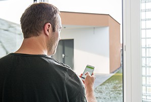 zahradní domek budoucnosti bez vypínače ovládaný pomocí smartphonu