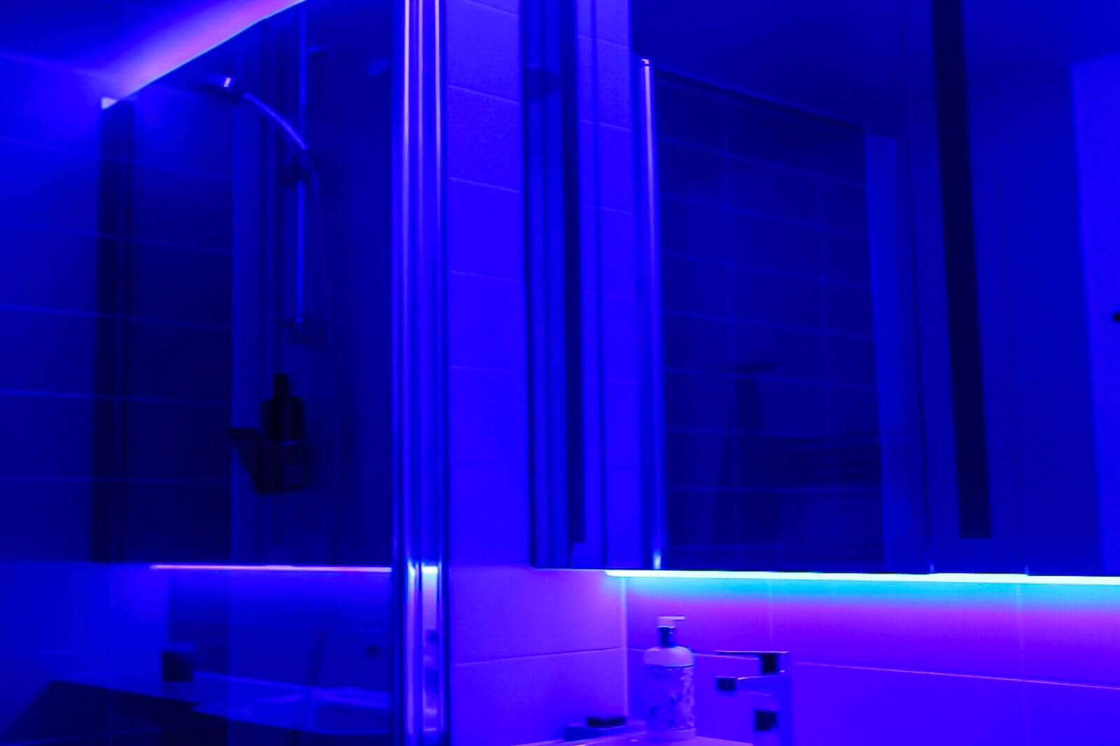 podsvětlení zrcadel LED