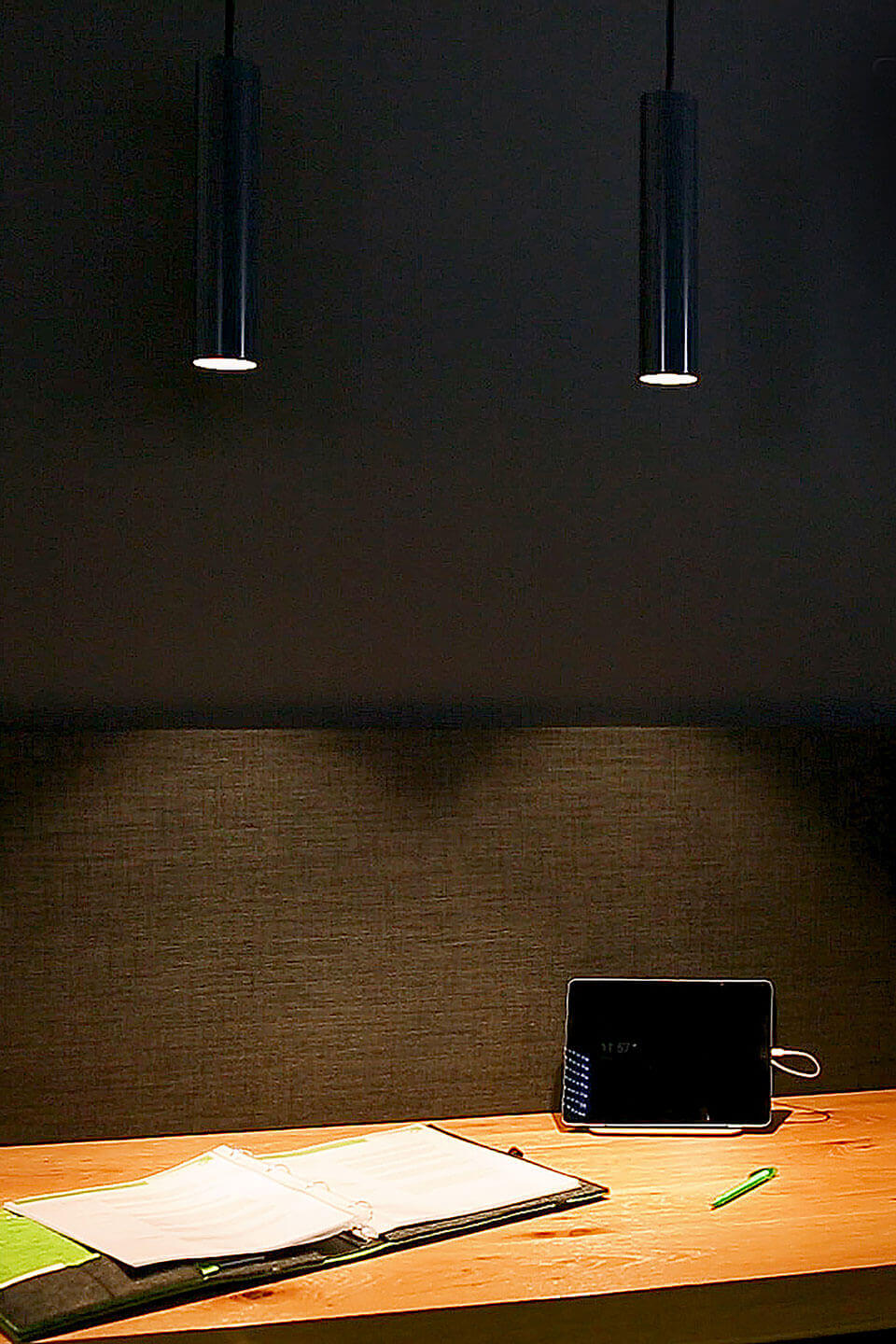 Loxone Závěsné světlo RGBW - směrové bílé osvětlení