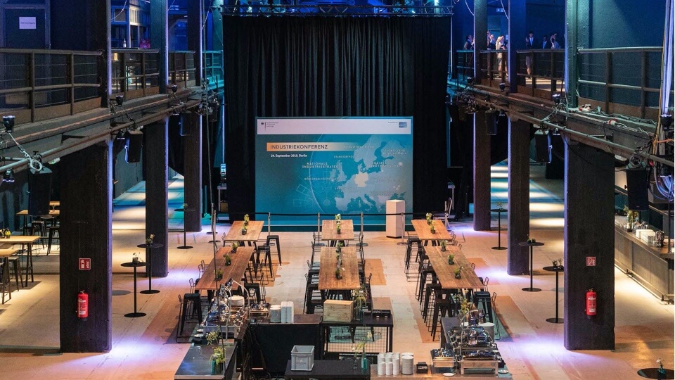 Pohled na halu Motorwerk shora