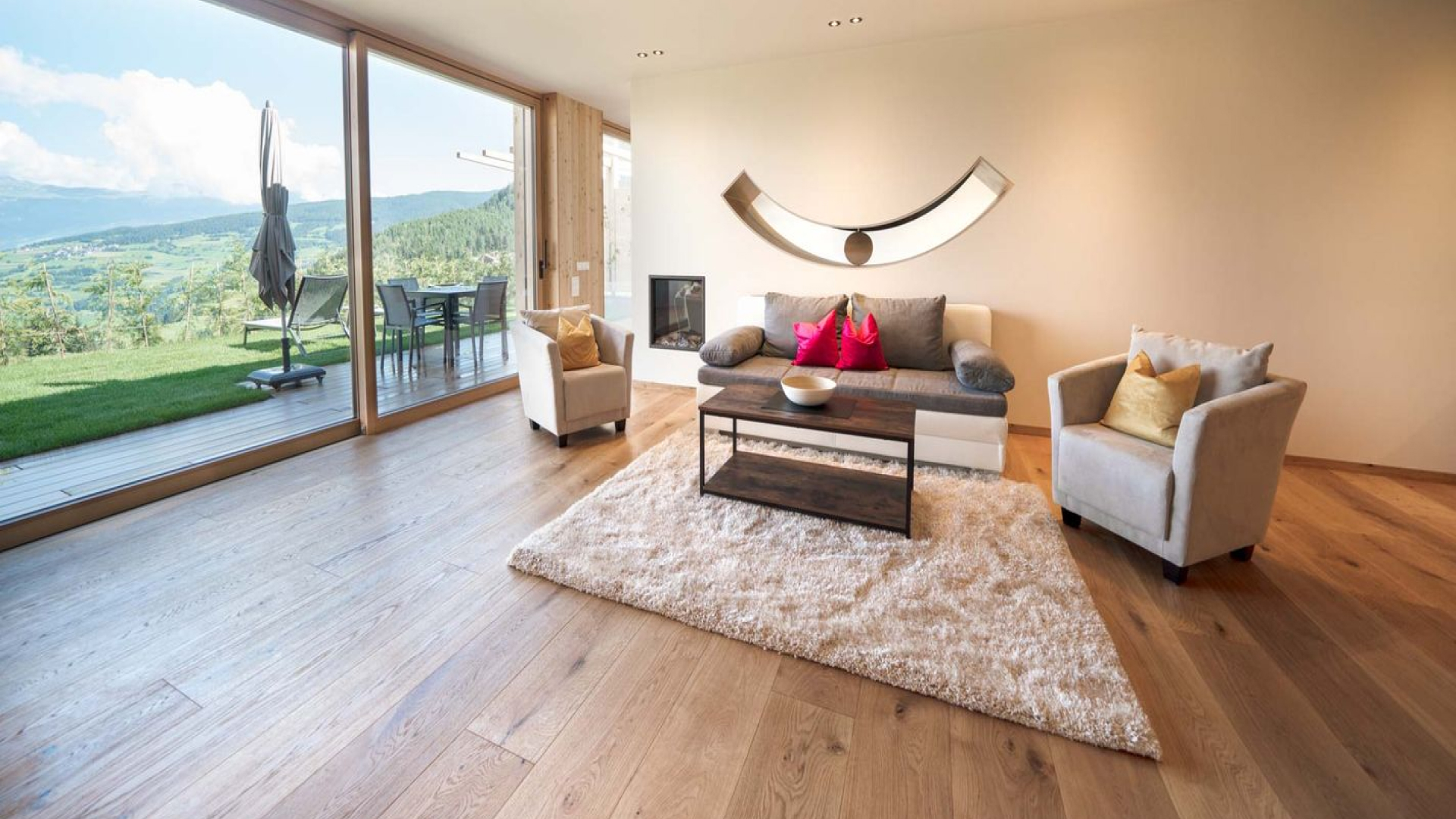 Prostorný pokoj s výhledem do zahrady