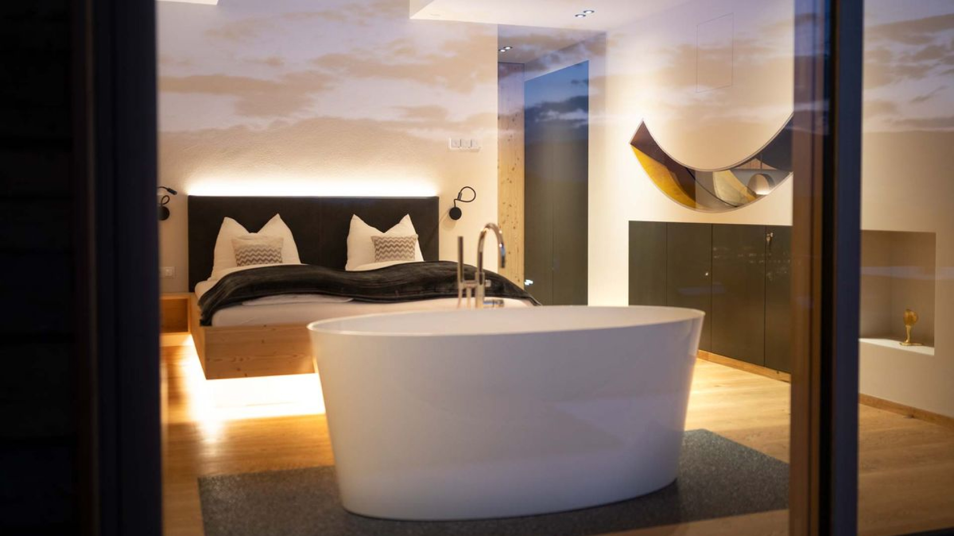 Ložnice s velkou vanou