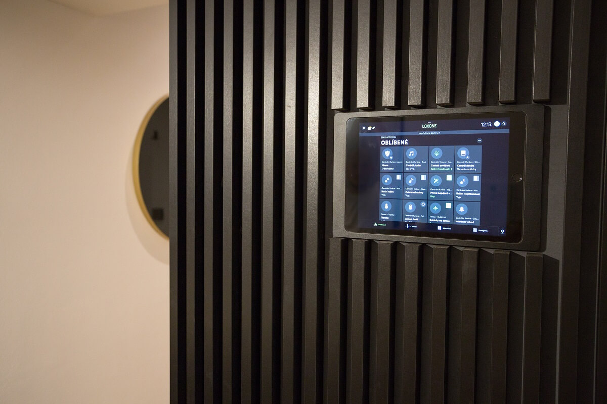 Nástěnný tablet jako centrum ovládání