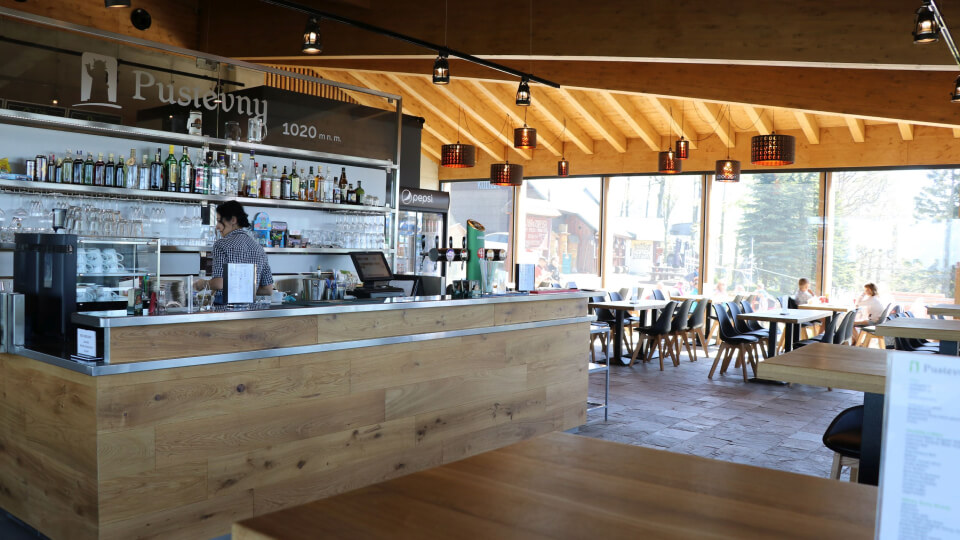 Restaurace v horní stanici