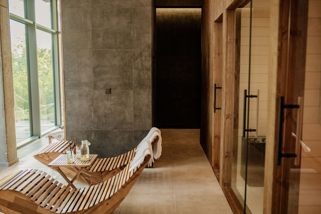 Relaxační zóna ve wellness Welialand (v pozadí na stěně Loxone Touch)