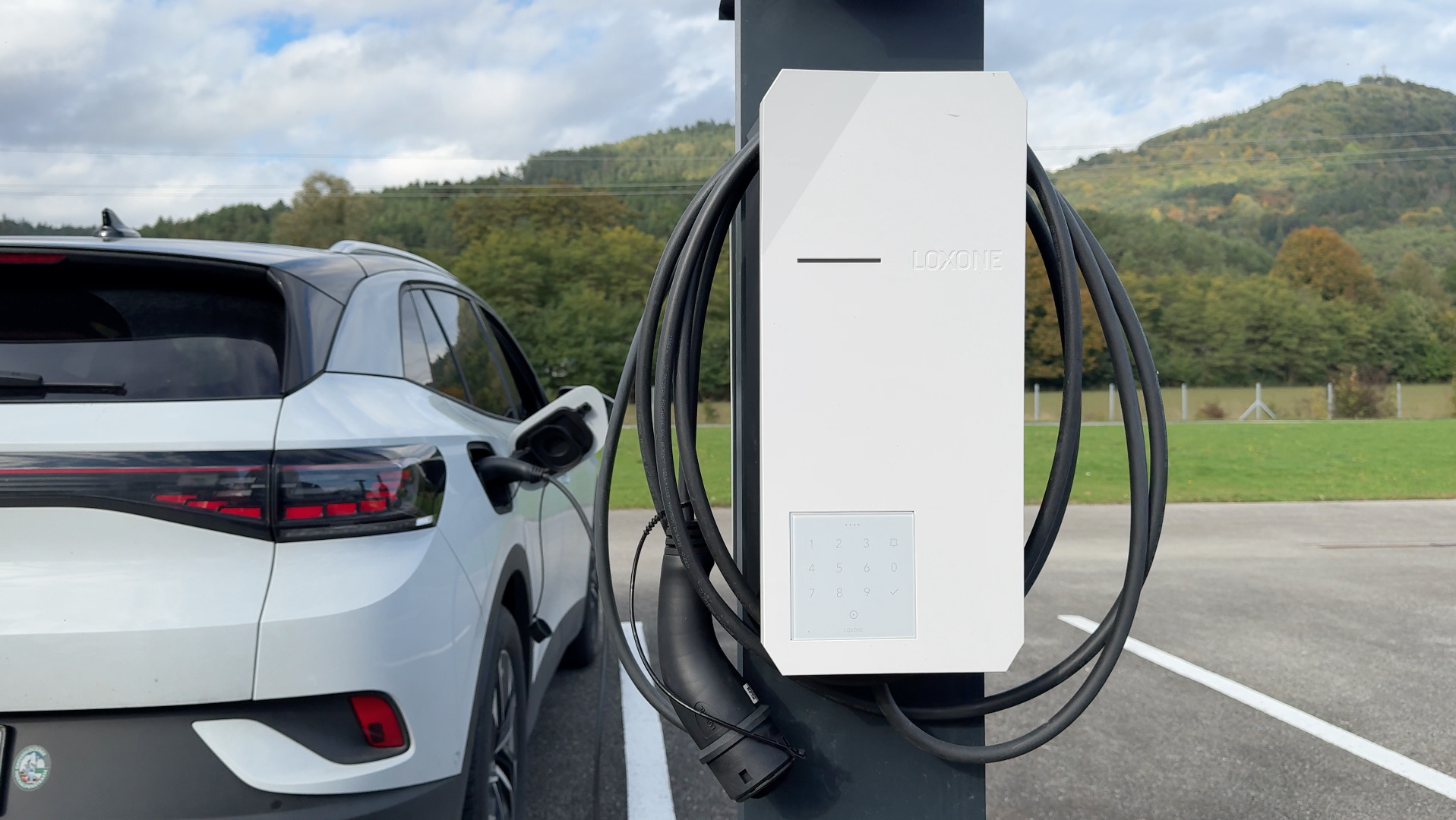 Loxone Wallbox nabíjí elektrovůz