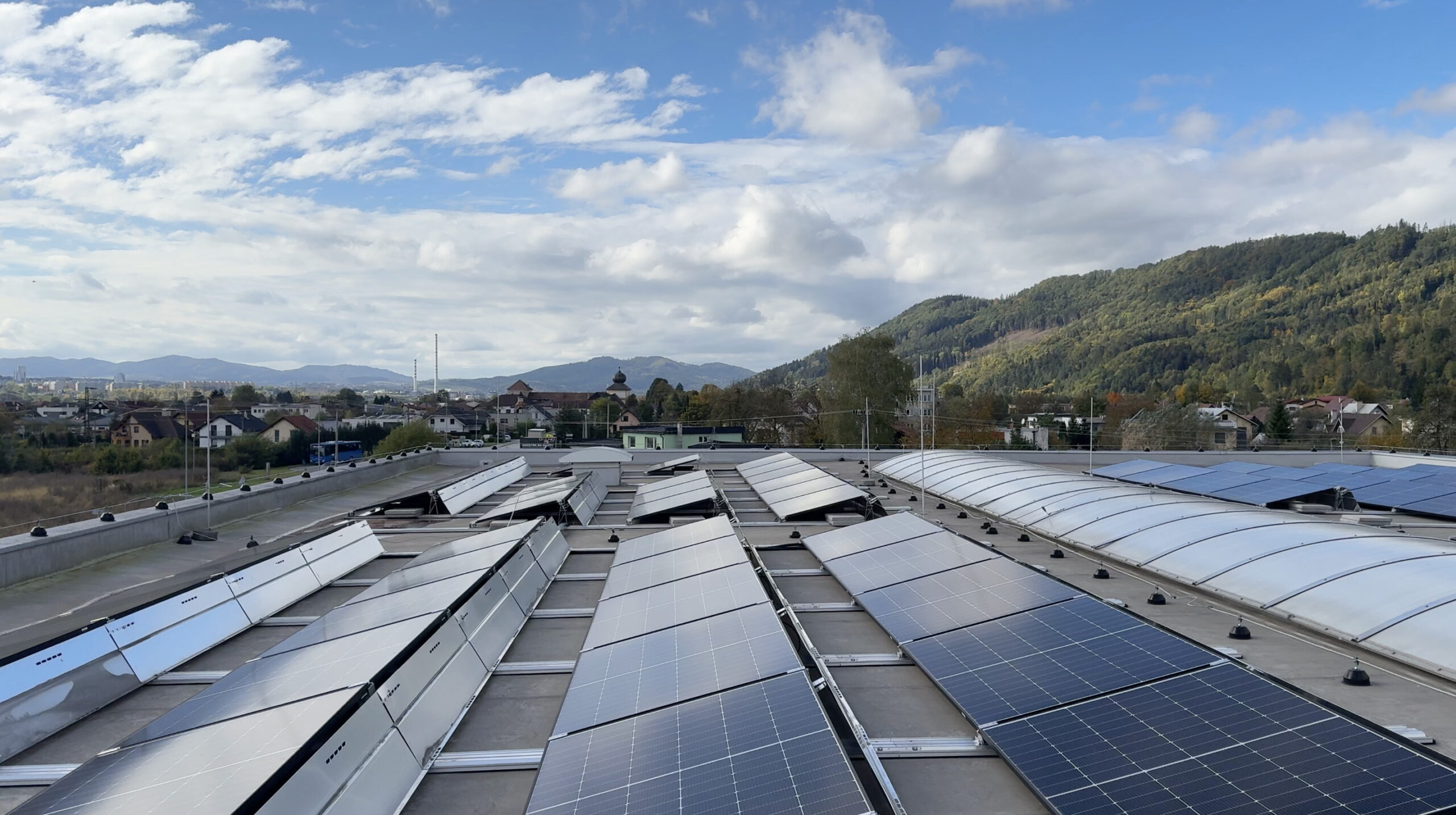 Fotovoltaika na budově společnosti SMC