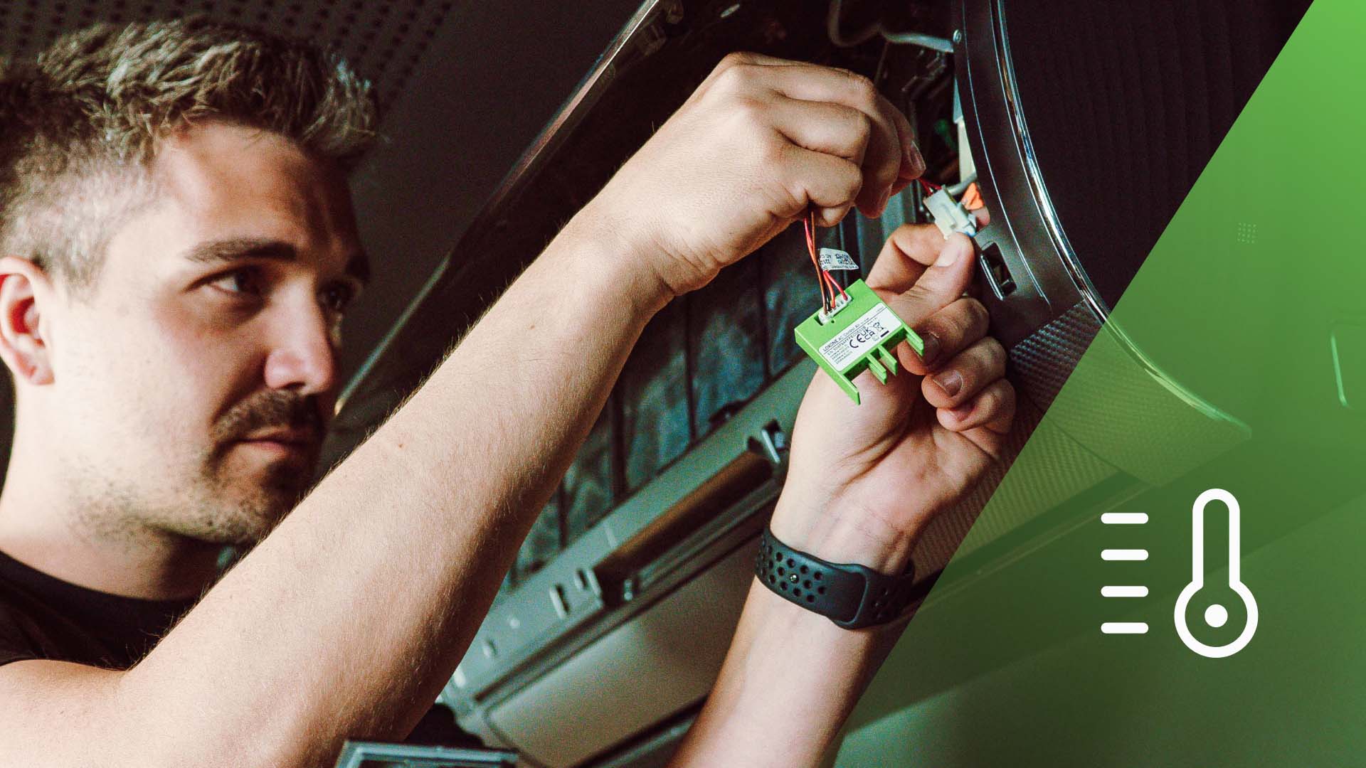 montér klimatizace instaluje ac control air