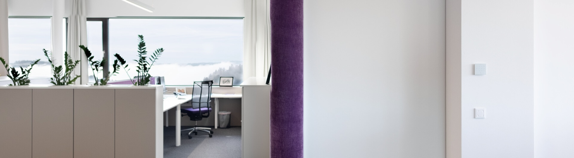 arbeitsplatz smart office mit loxone nfc code touch und nfc touch