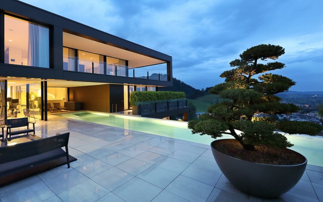 Smarte Poolsteuerung mit effizientem Energie&shy;management