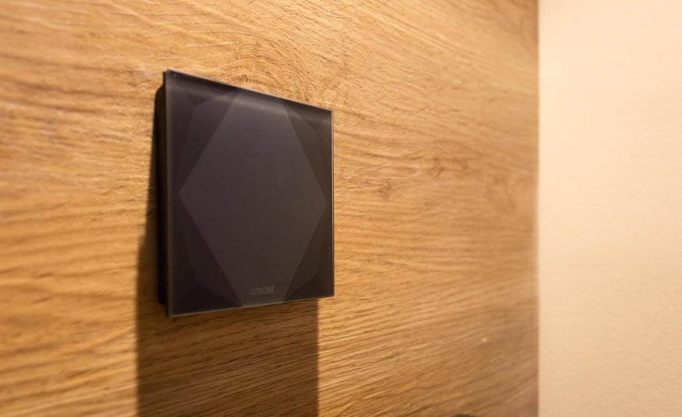 Anthricite-Touch-Pure-on-wood-wall