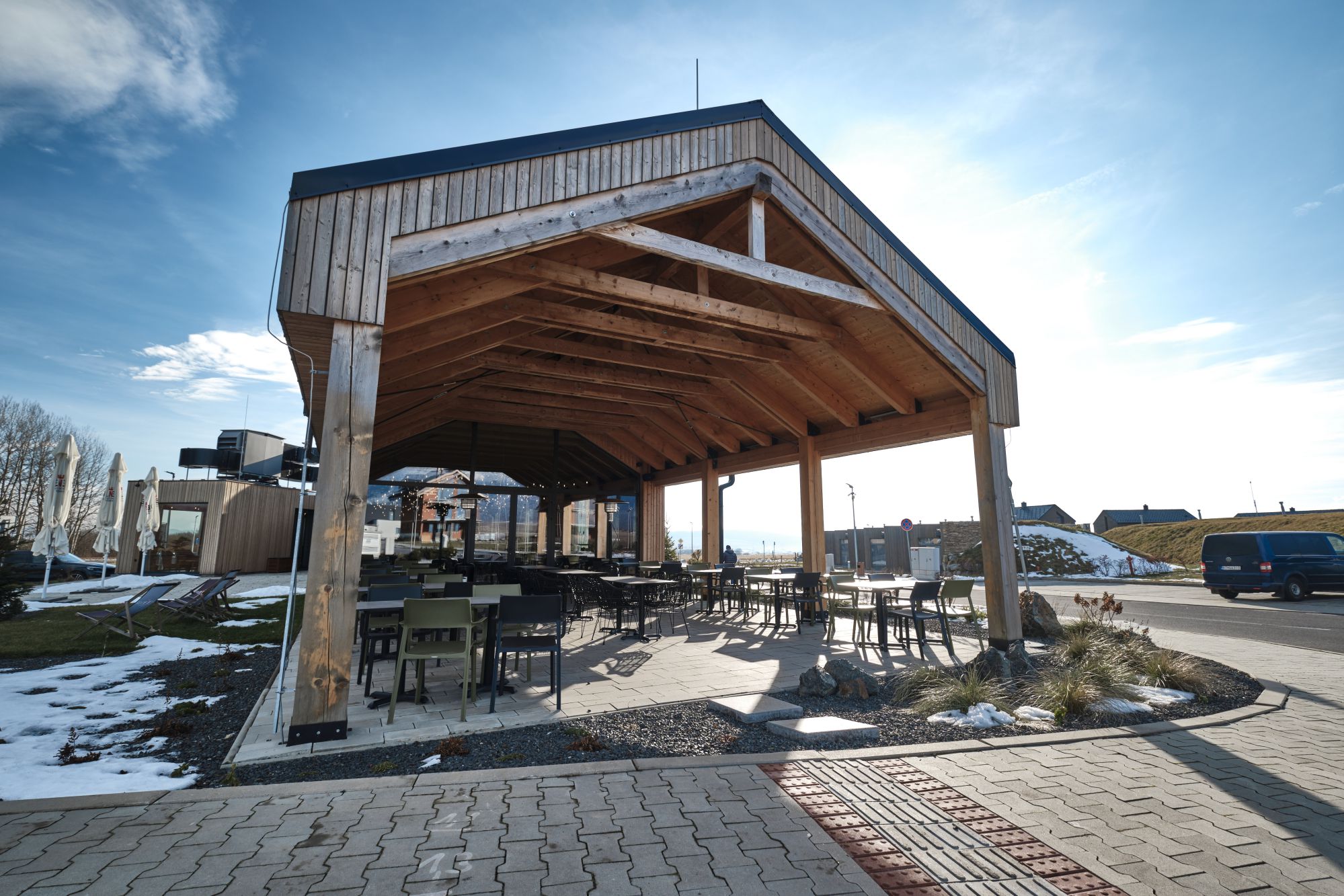 Blog-Outside-patio-terrace-area-of-restaurant The ideal area for outdoor dining and drinks in the summer.