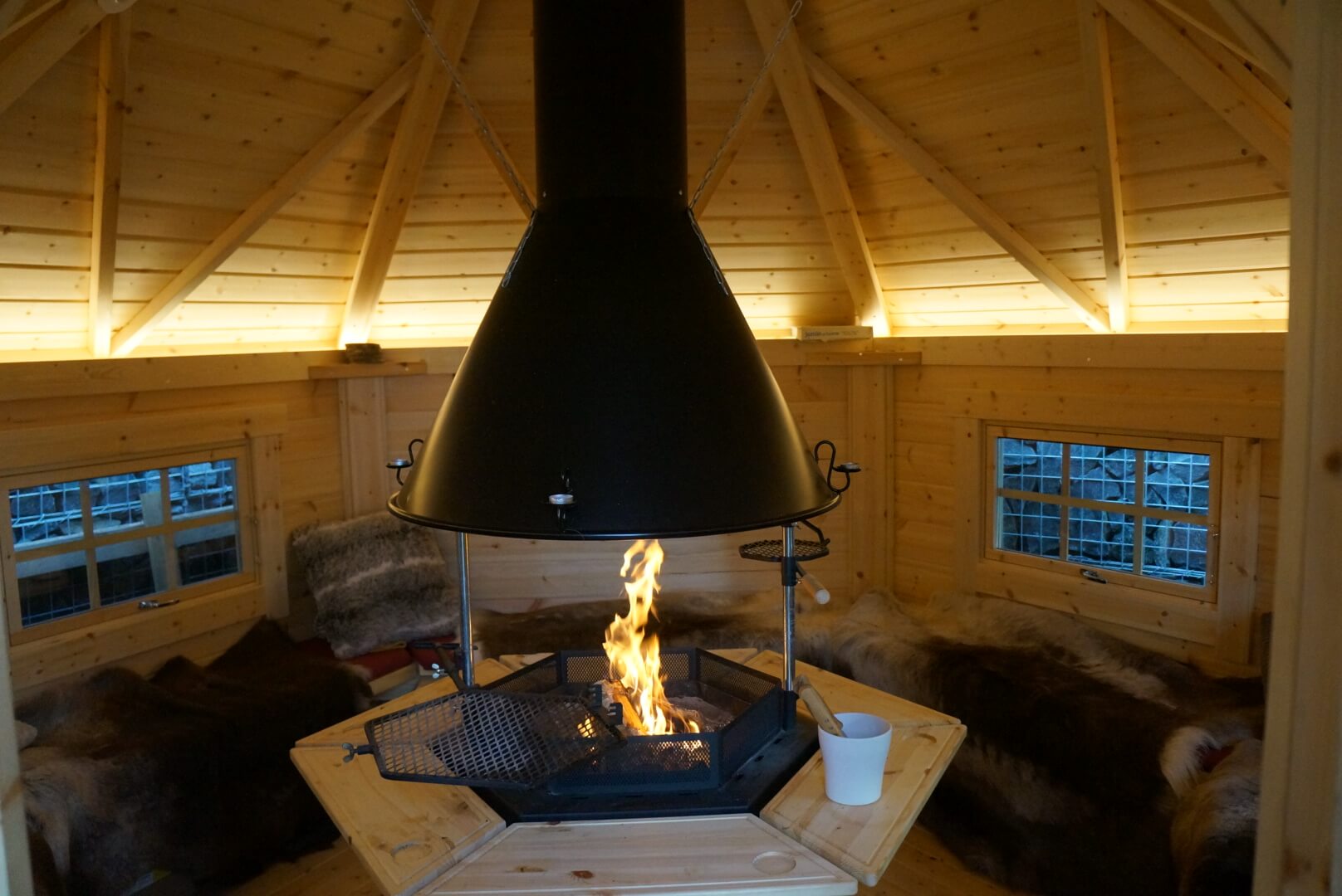 Indoor fire pit