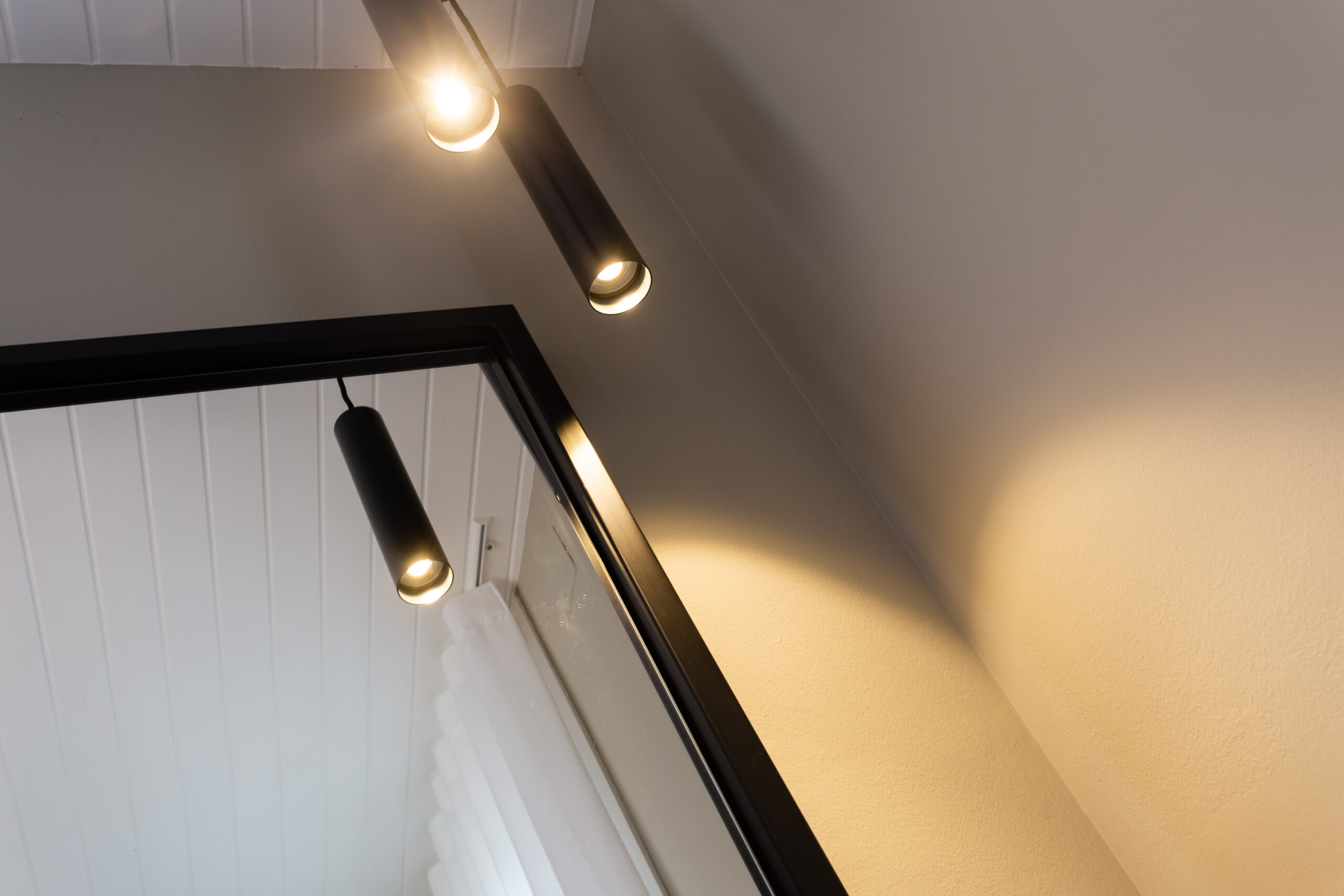 Anthracite pendulums