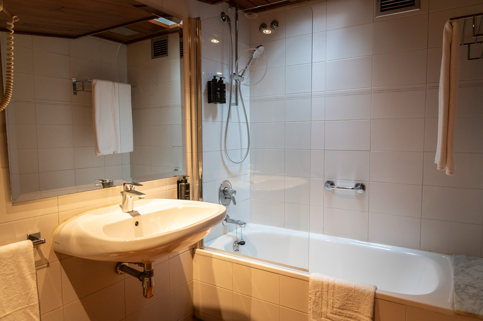 Touch Pure Flex Weiß an der Wand