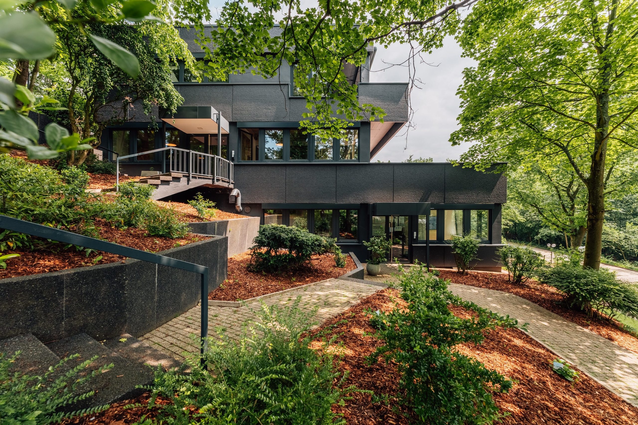 bâtiment tertiaire vu de l'extérieur 