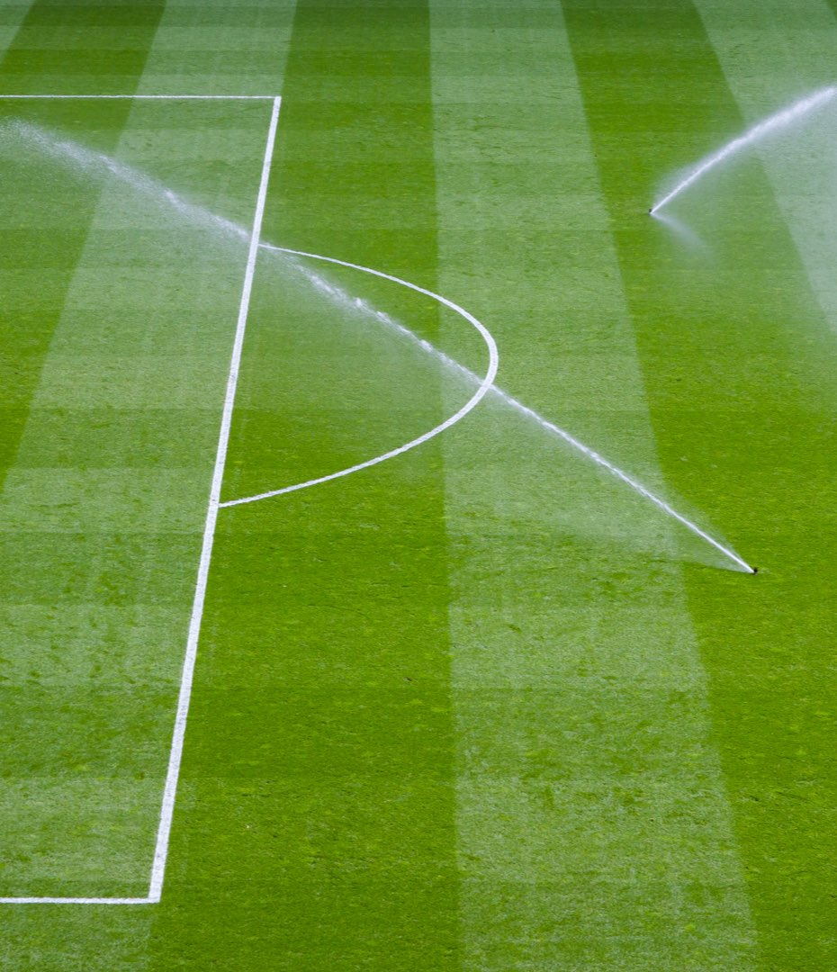 Campo di calcio con irrigazione automatica Loxone