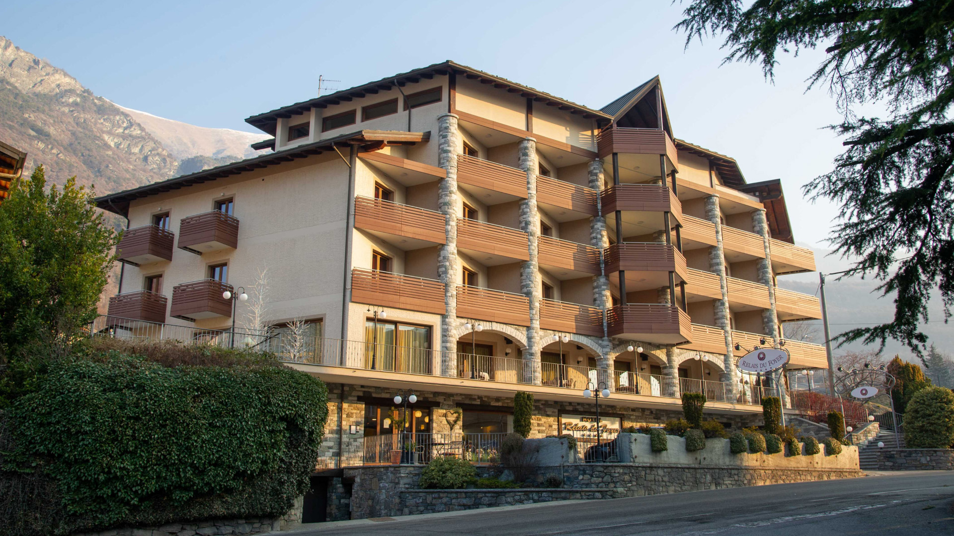 PH-Header-Blog-Hotel-Relay-du-Foye-3 Smart Winery and Guesthouse