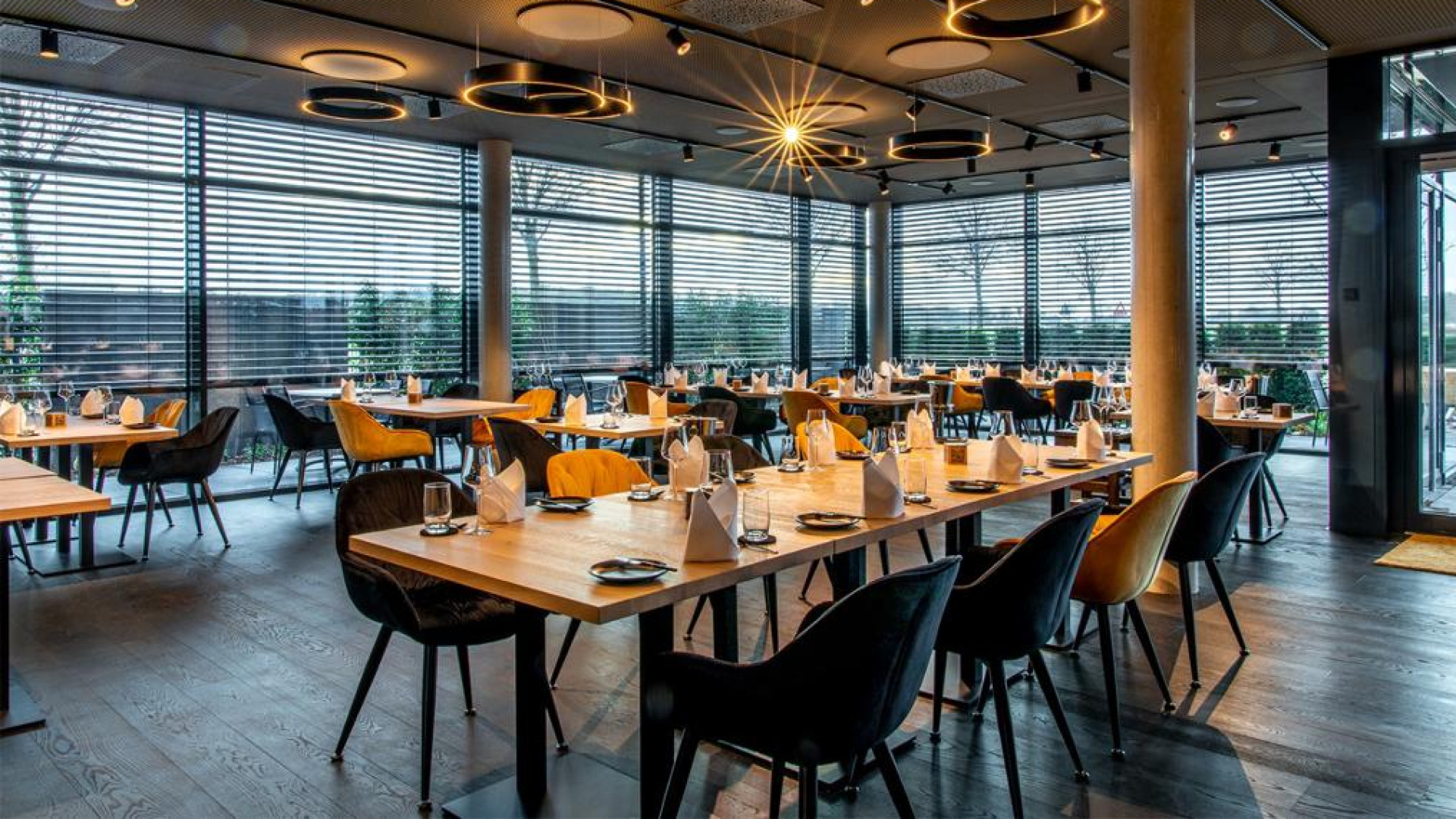 Smart restaurant TROYKA 2 smartes Restaurant Troyka