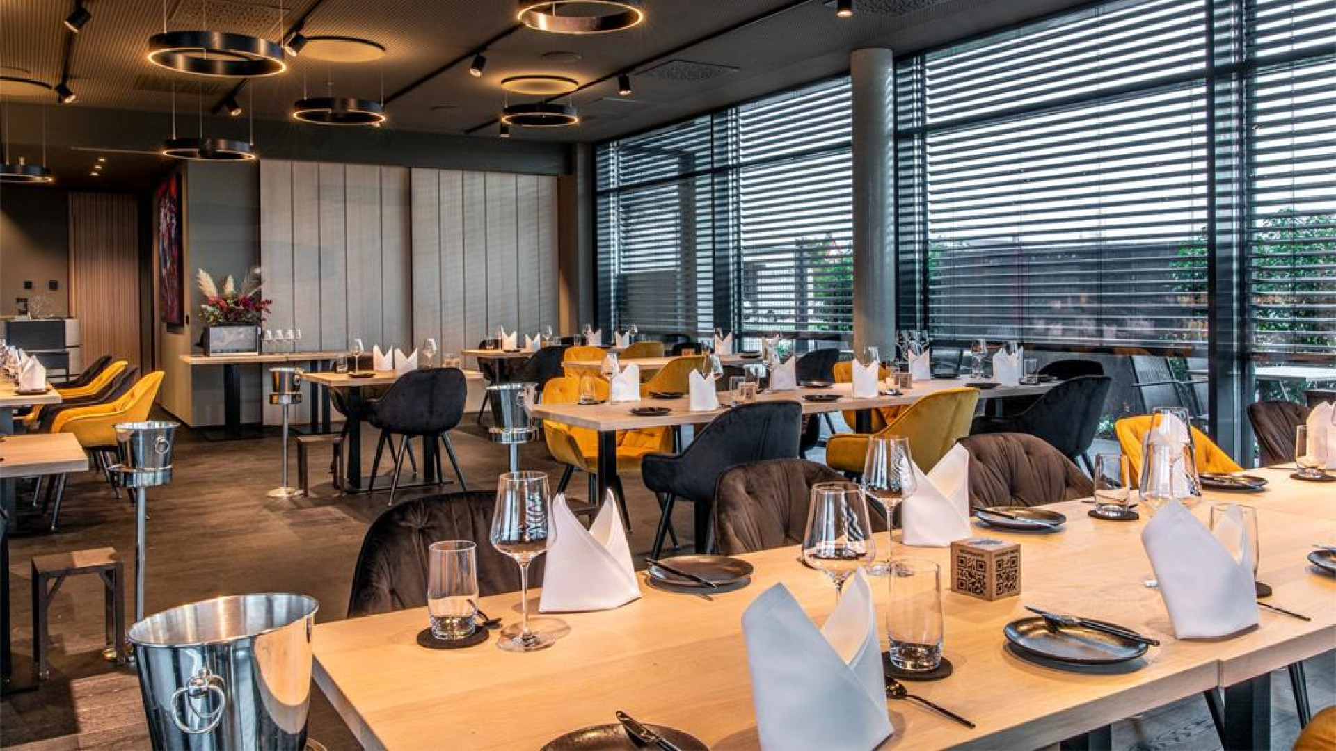 Smart restaurant TROYKA 3 smartes Restaurant Troyka