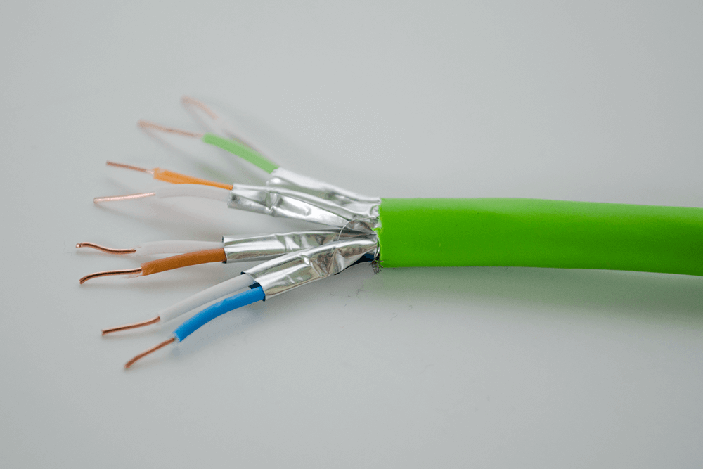 Tree kabel en CAT 7 kabel van Loxone