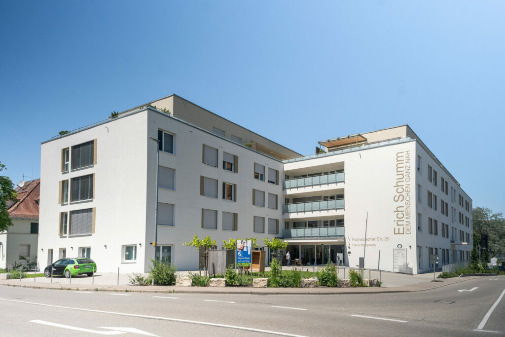 Visuele weergave van Loxone's toegangscontrole in commerciële gebouwen, bedrijven, hotels en ketens.