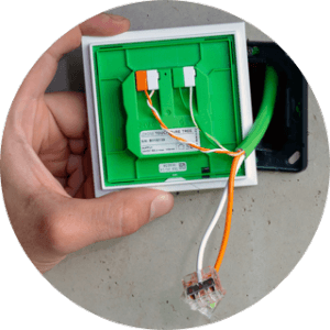 Kable na przycisku Touch