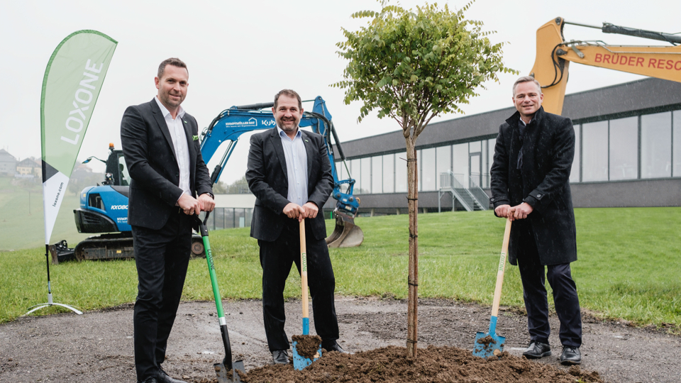 Wbicie łopaty w kampusie Loxone