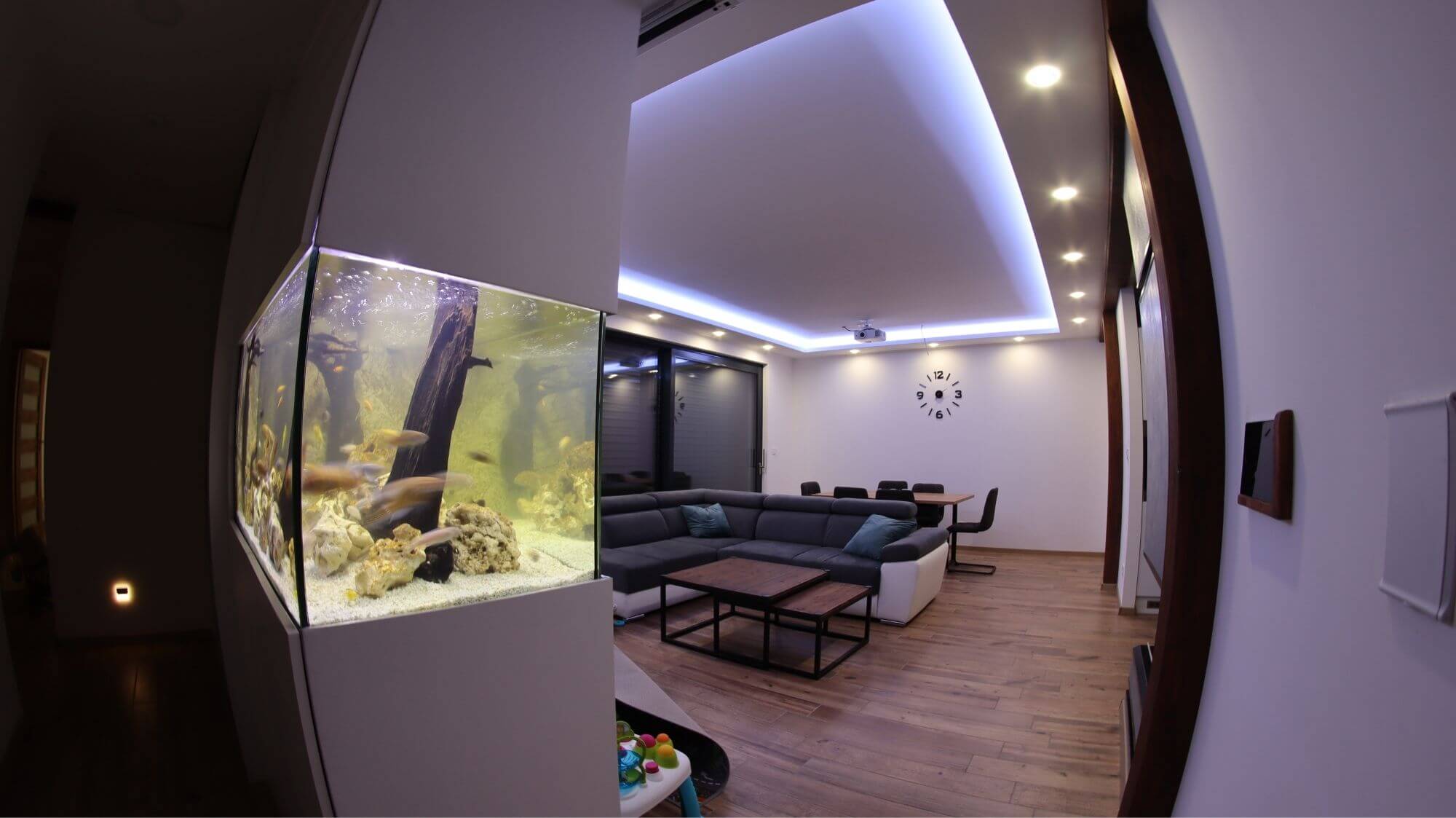 Nastrój świetlny w salonie