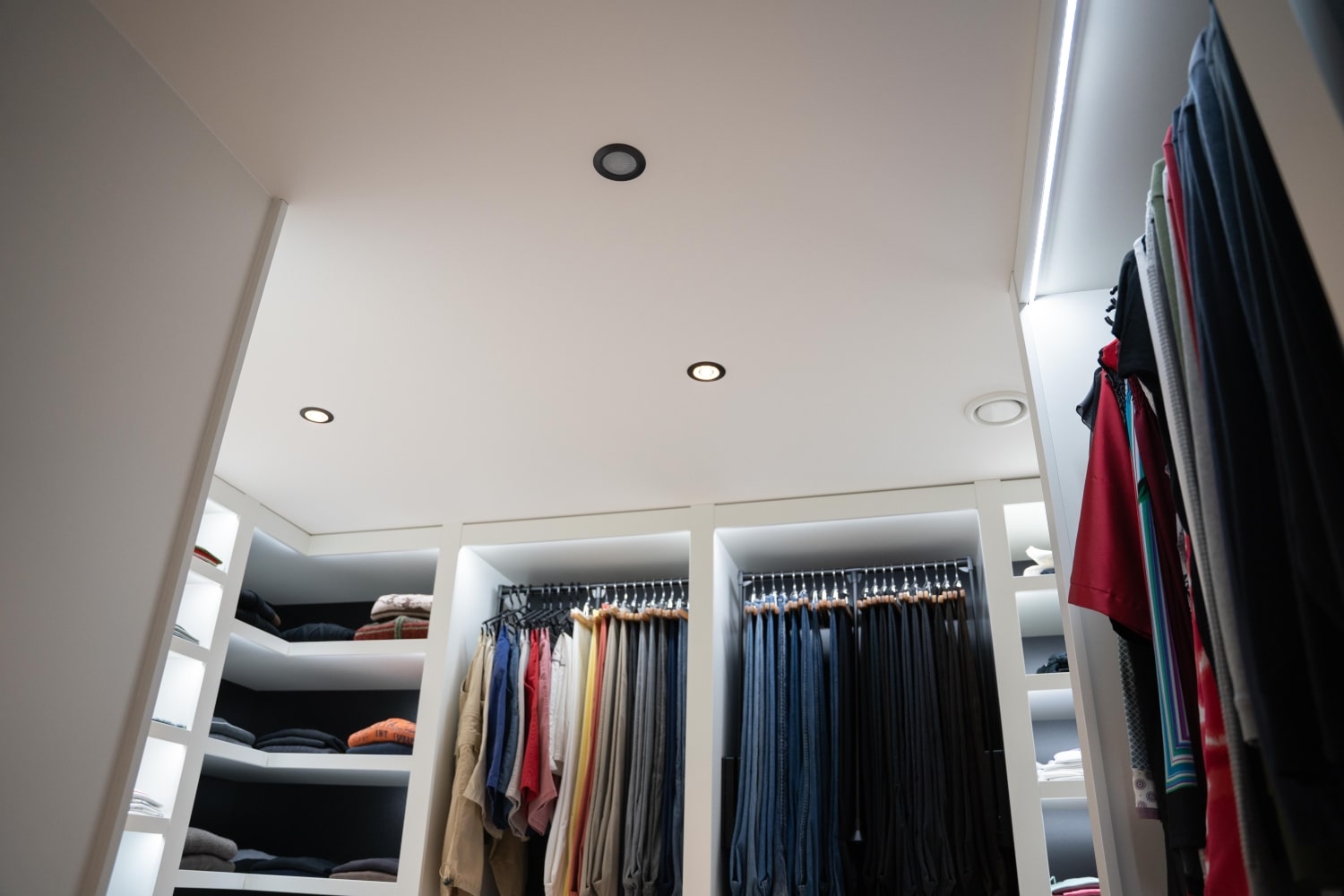 Garderoba z czujnikiem Loxone