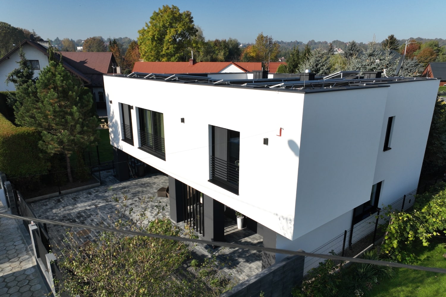 Widok na dom z drona