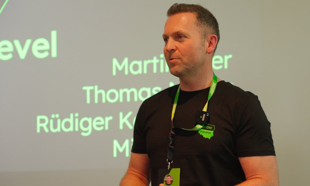 Założyciel Loxone Martin Öller podczas oficjalnego otwarcia