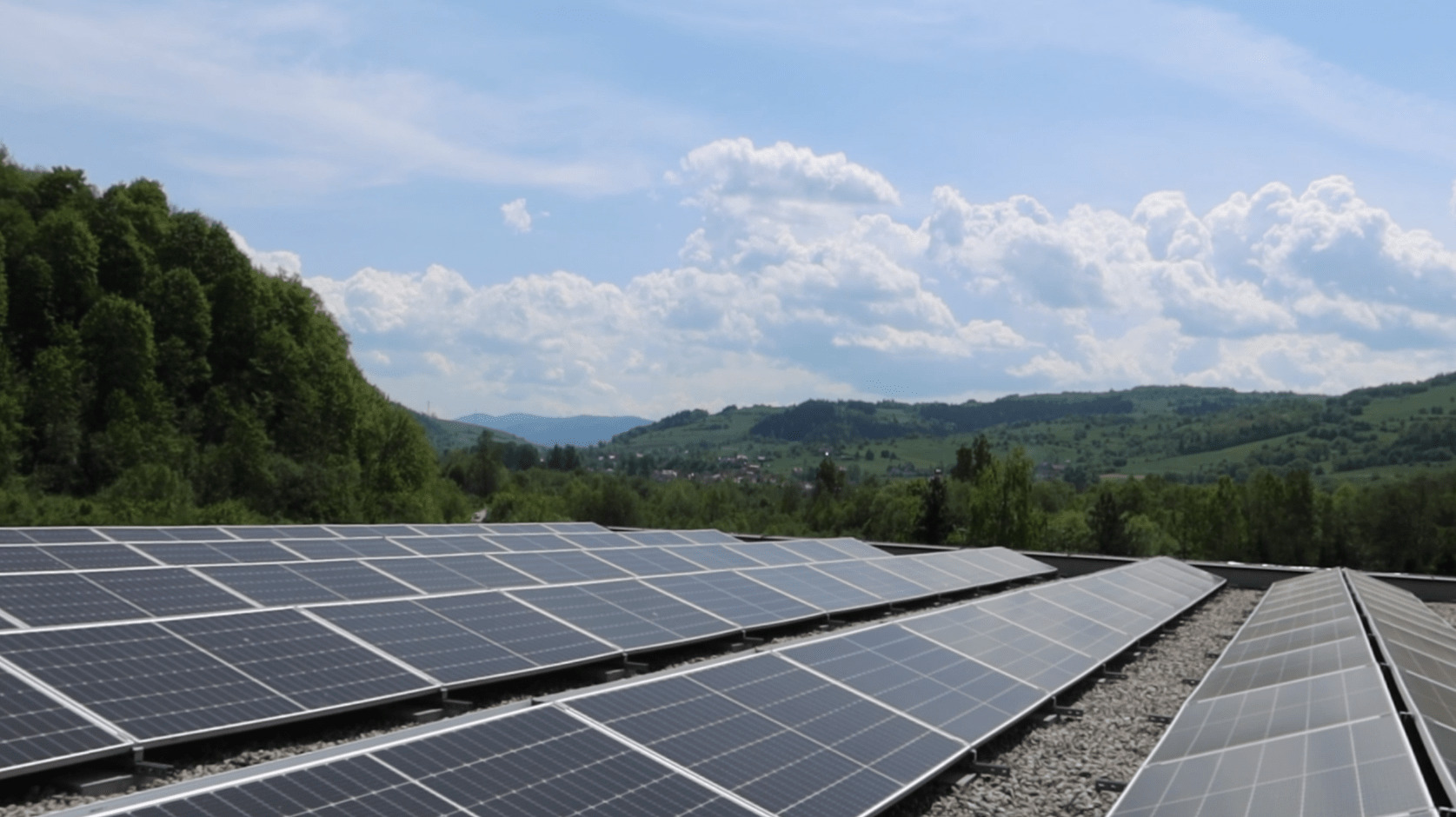 System fotowoltaiki na dachu pozwala monitorować produkcję energii, a także zwiększać autokonsumpcję prądu.