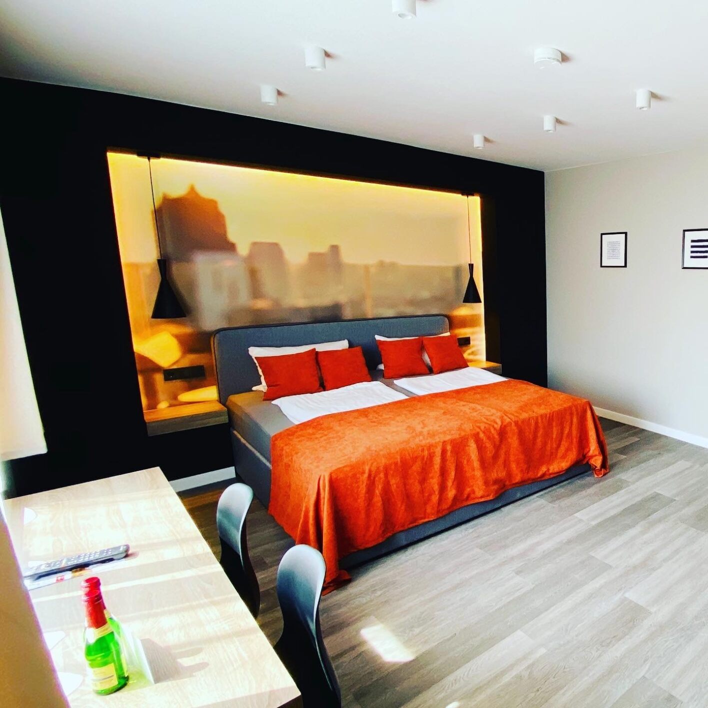 Wnętrze pokoju hotelowego