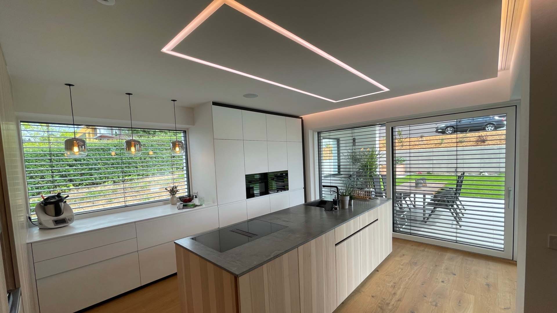 Oświetlenie kuchni w domu