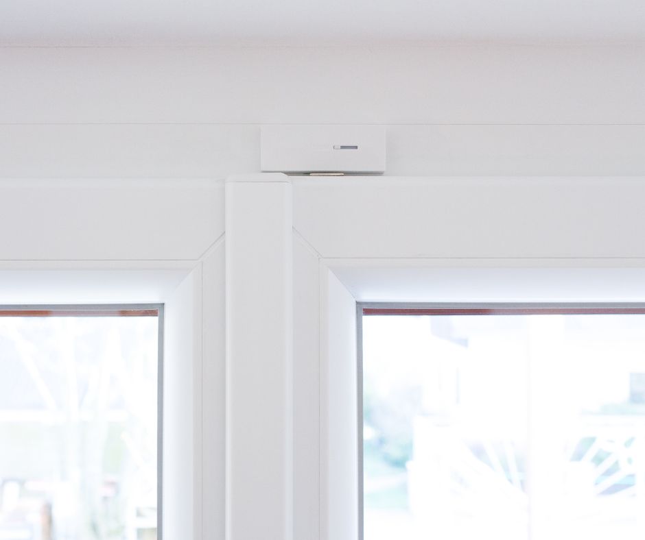 System ogrzewania Loxone potrafi również współpracować z aktualną temperaturą zewnętrzną i uwzględniać kontakty okienne.