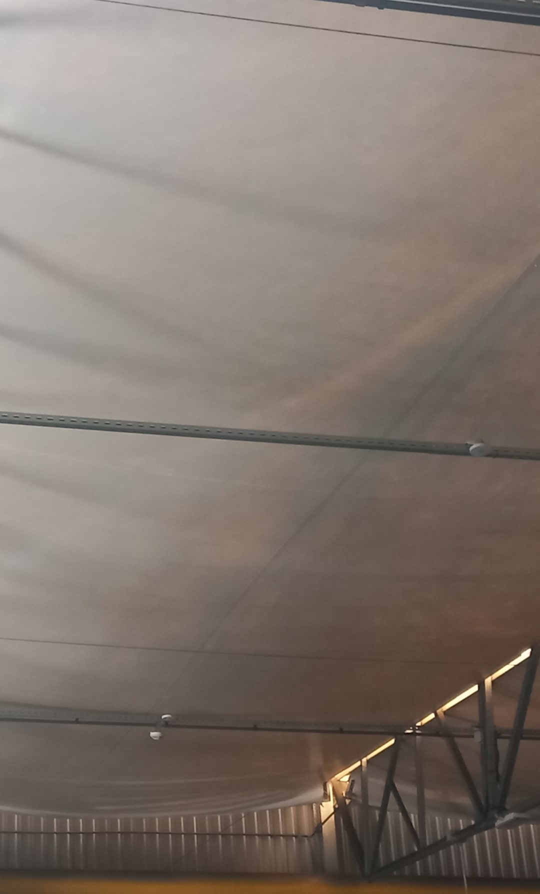 Oświetlenie w hali magazynowej Magna