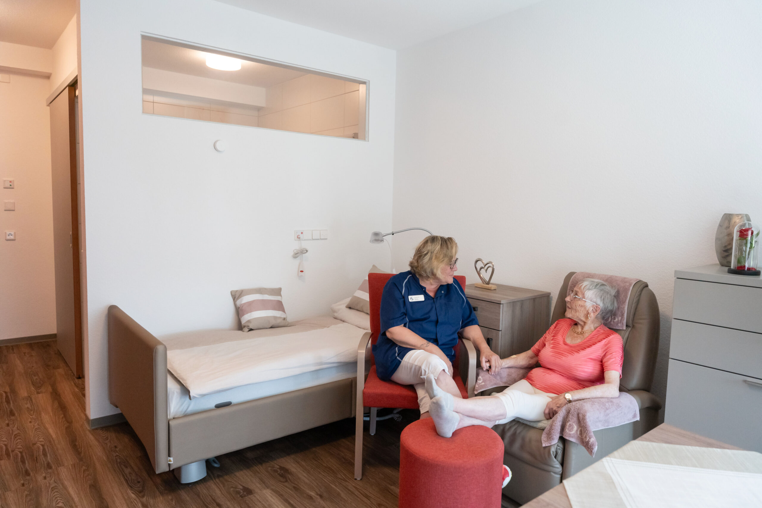 Większy komfort dla personelu i mieszkańców domu opieki zautomatyzowanego za pomocą Loxone