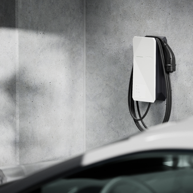 Touch Pure Flex IP44 integriert in der Loxone Wallbox im Außenbereich