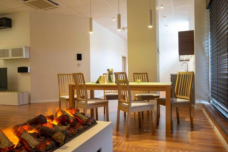 Pohled do showroomu slovenské firmy Hanna, v němž prezentuje systém Loxone pro chytré domácnosti