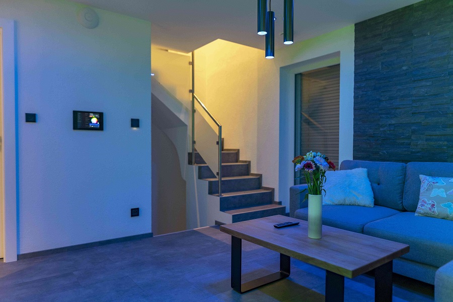 Schodisko v showroome HElektronik