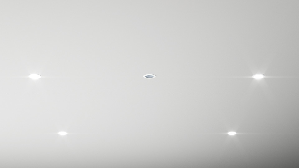 Spoty a senzor prítomnosti