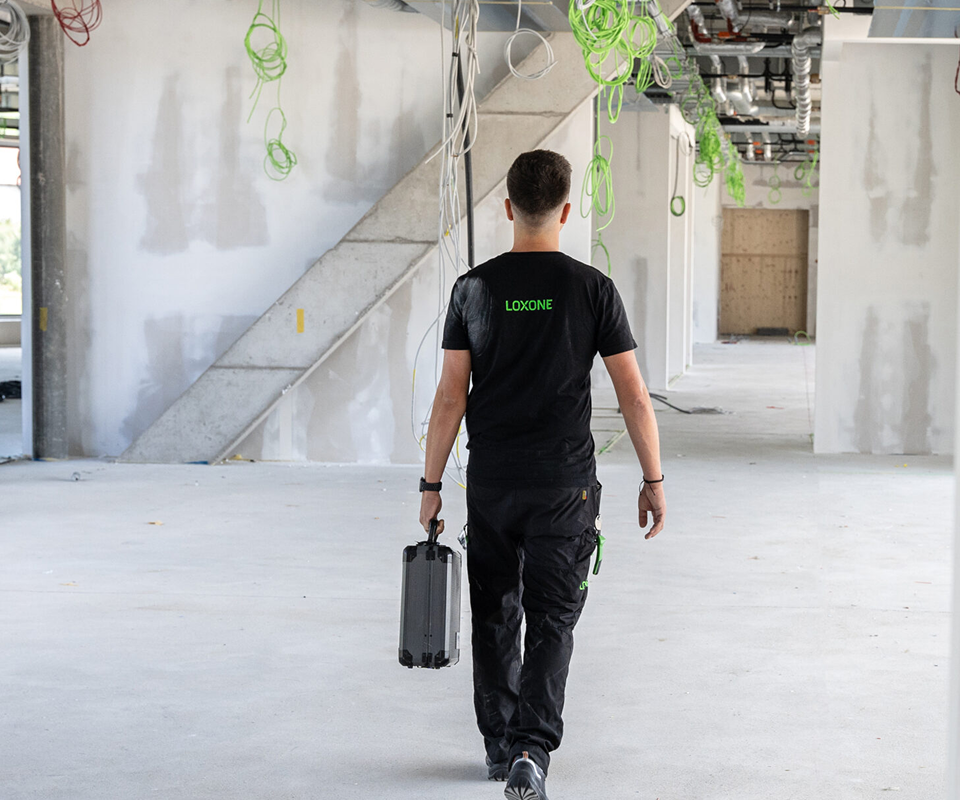 Elektrikár s Demokfrom Loxone