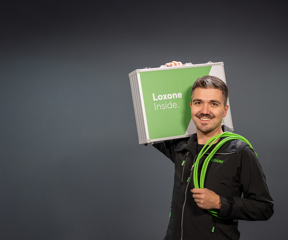 Elektrikár s Demokufrom Loxone