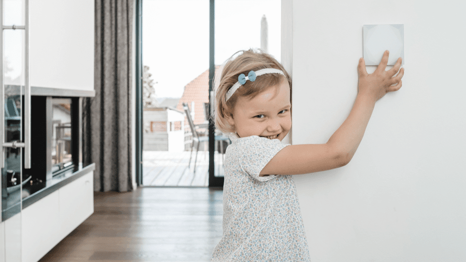 Efektívne smart vykurovanie v rodinnom dome s tlacidlom touch